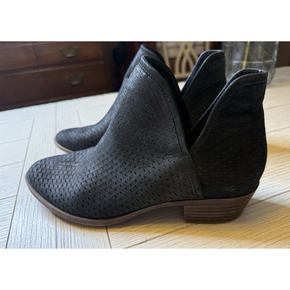 Lucky Brand Women's Baley Perforated Chop Out Nubuck Leather Ankle Boots Blk 9.5 - Picture 5 of 11